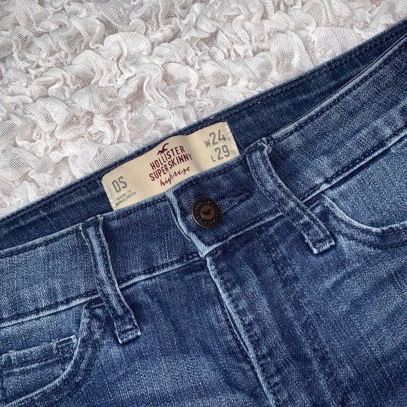 Hollister Super Skinny Highrise Jeans - Picture 4 of 4